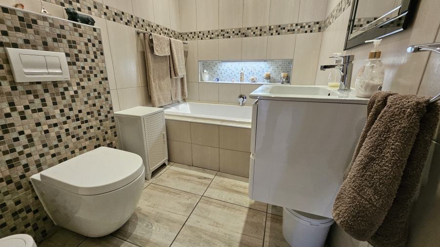 3 Bedroom Property for Sale in Strand North Western Cape